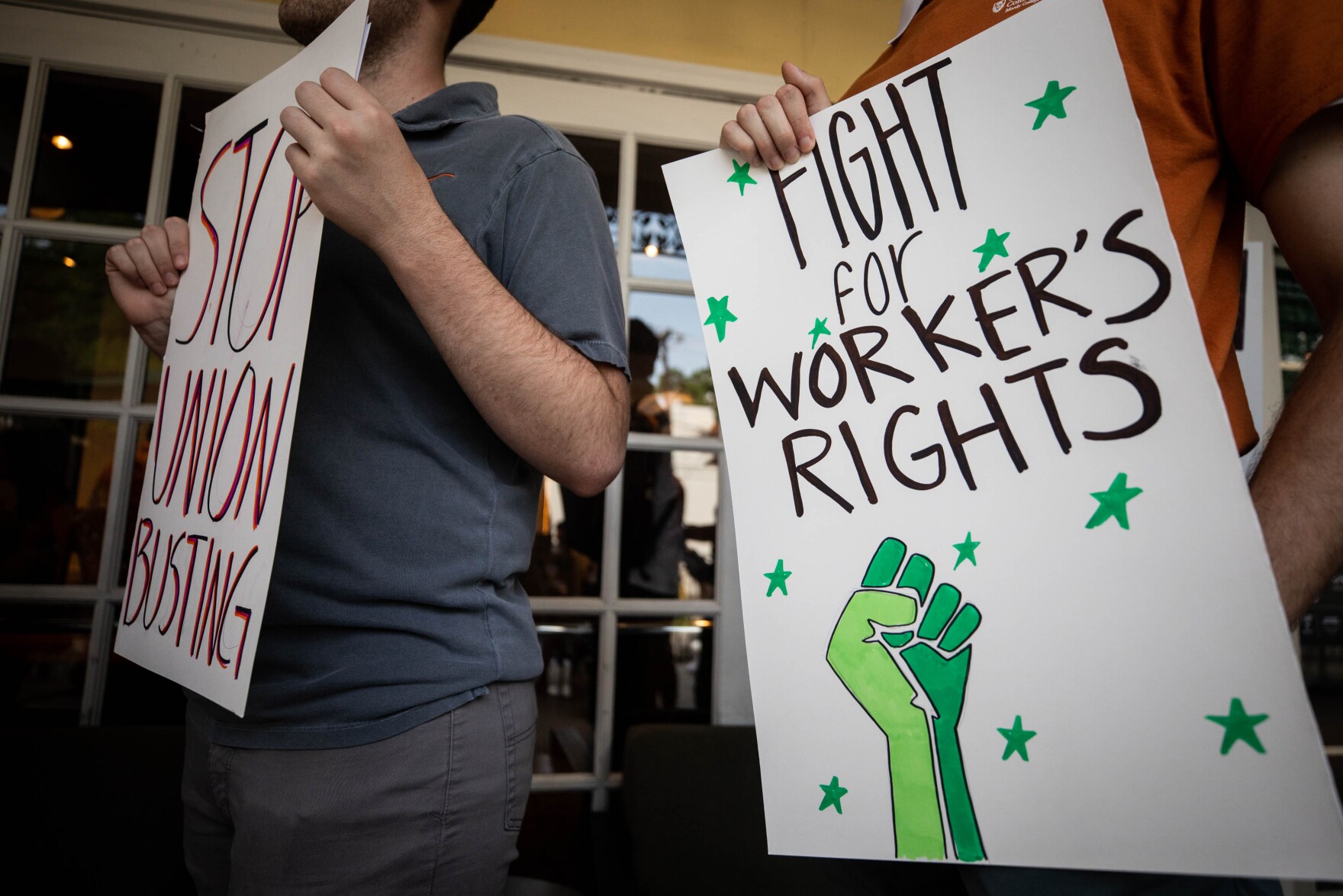 How do employees unionize in a right-to-work state like Texas?