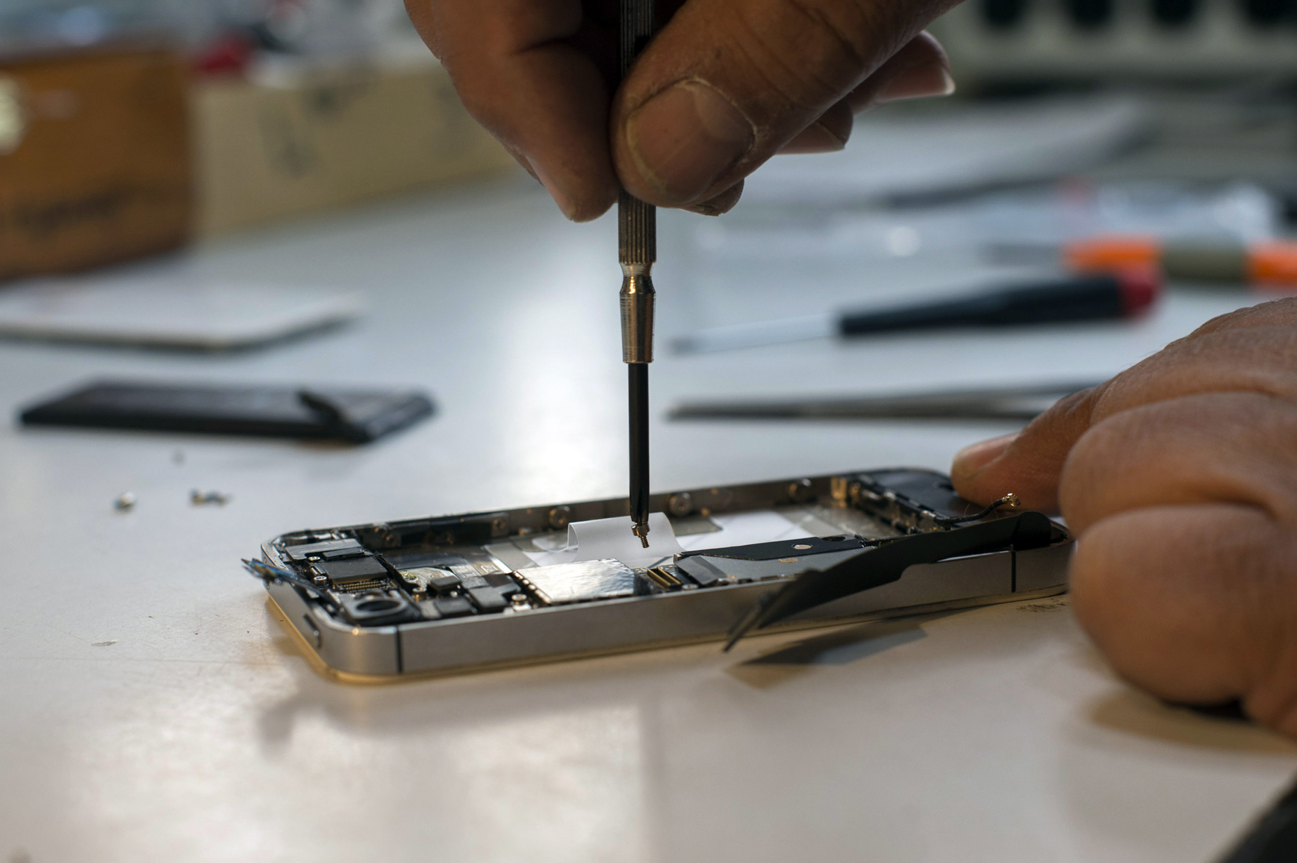 The Nation’s First Right to Repair Law Is Waiting for Kathy Hochul’s Signature